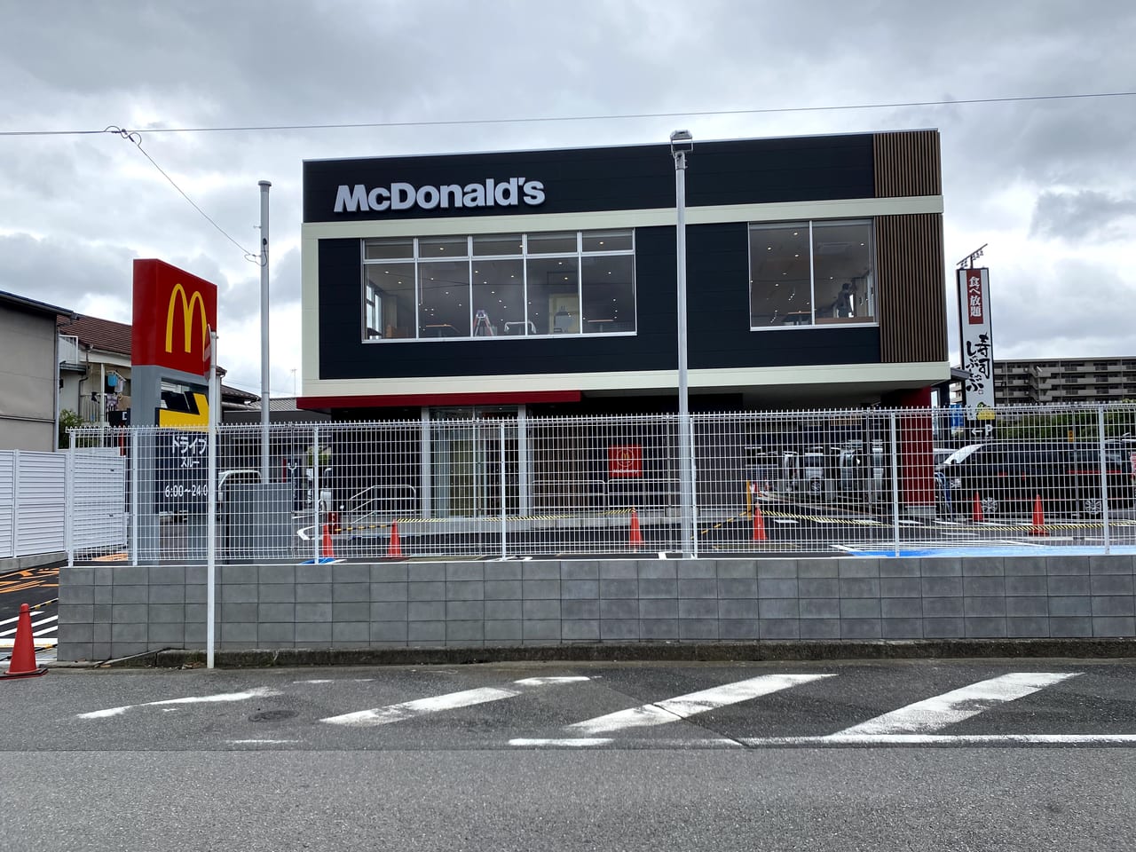 千葉市美浜区 マクドナルド14号幕張店はどうなった 半年間かけて新しく建て直しされグランドオープン 号外net 千葉市稲毛区 花見川区 美浜区