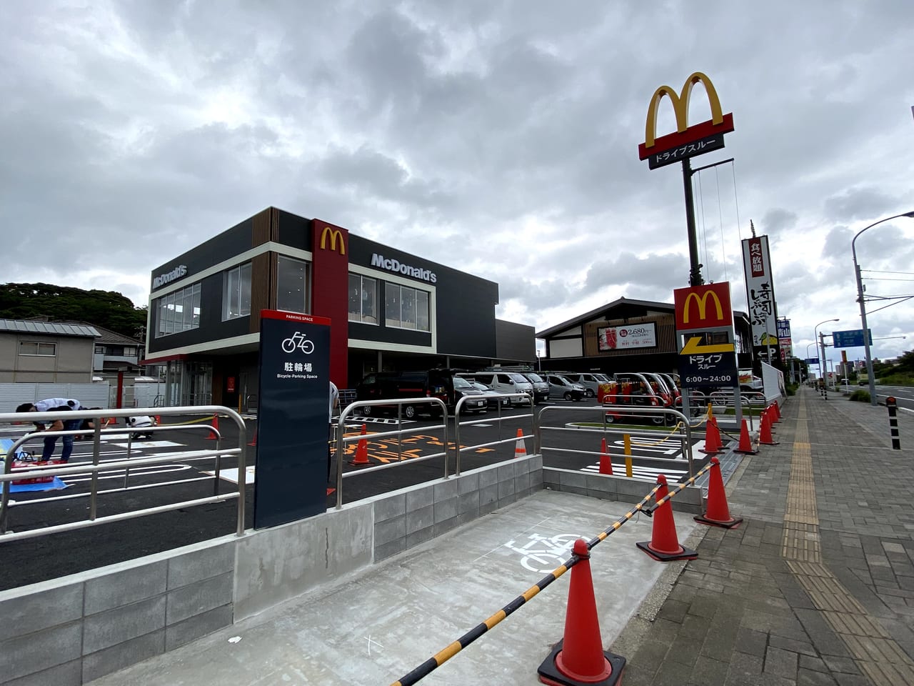 千葉市美浜区 マクドナルド14号幕張店はどうなった 半年間かけて新しく建て直しされグランドオープン 号外net 千葉市稲毛区 花見川区 美浜区